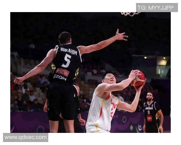 中国男篮迎战约旦队全力争胜期待精彩对决展现篮球魅力与团队精神